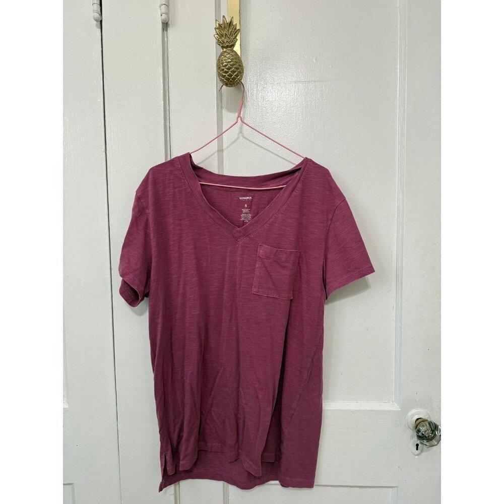 Sonoma V-Neck Pocket T-Shirt in Burgundy (Size S)
